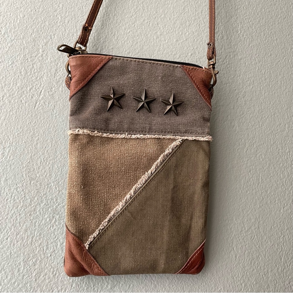 🌱5/$25🌱 Mona B | Canvas Patchwork Stars Crossbody Purse